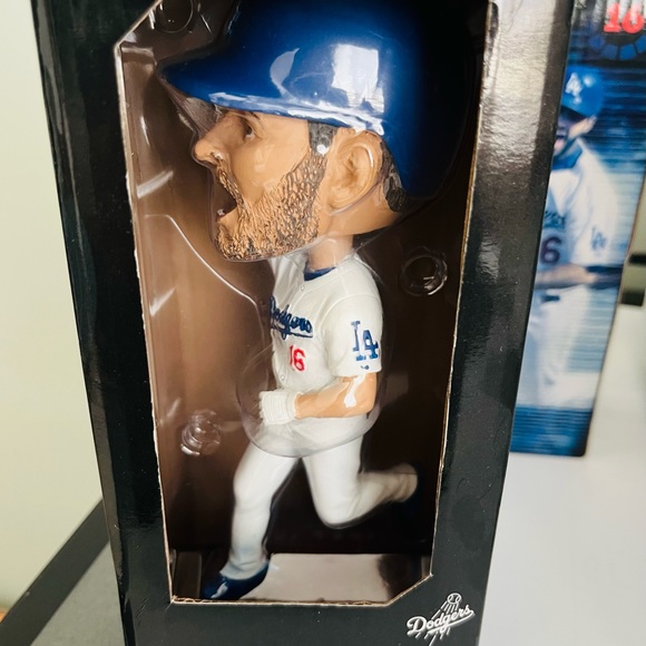 LA Dodgers 2017 Andre Ethier 16 outfielder bobblehead. Collectible new in box. - Picture 2 of 4